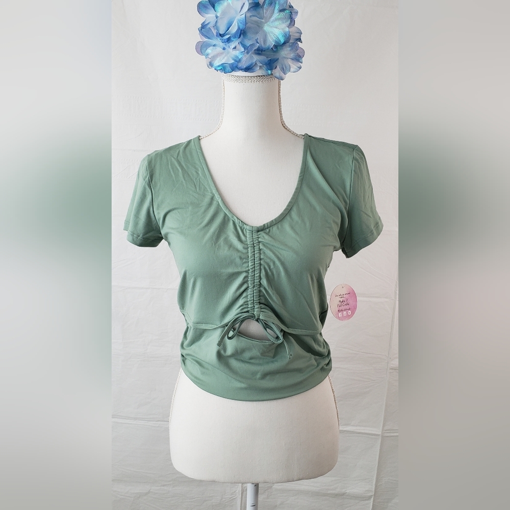 FULL CIRCLE TRENDS Front Drawstring Short Sleeve Top